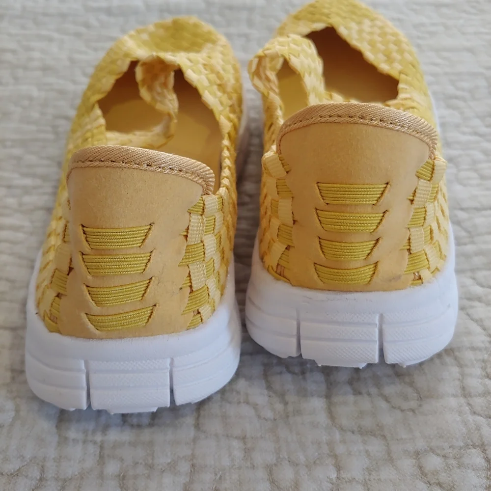 Comfort View Basket Weave Mary Jane, Size 7W, Yellow 🌻☀